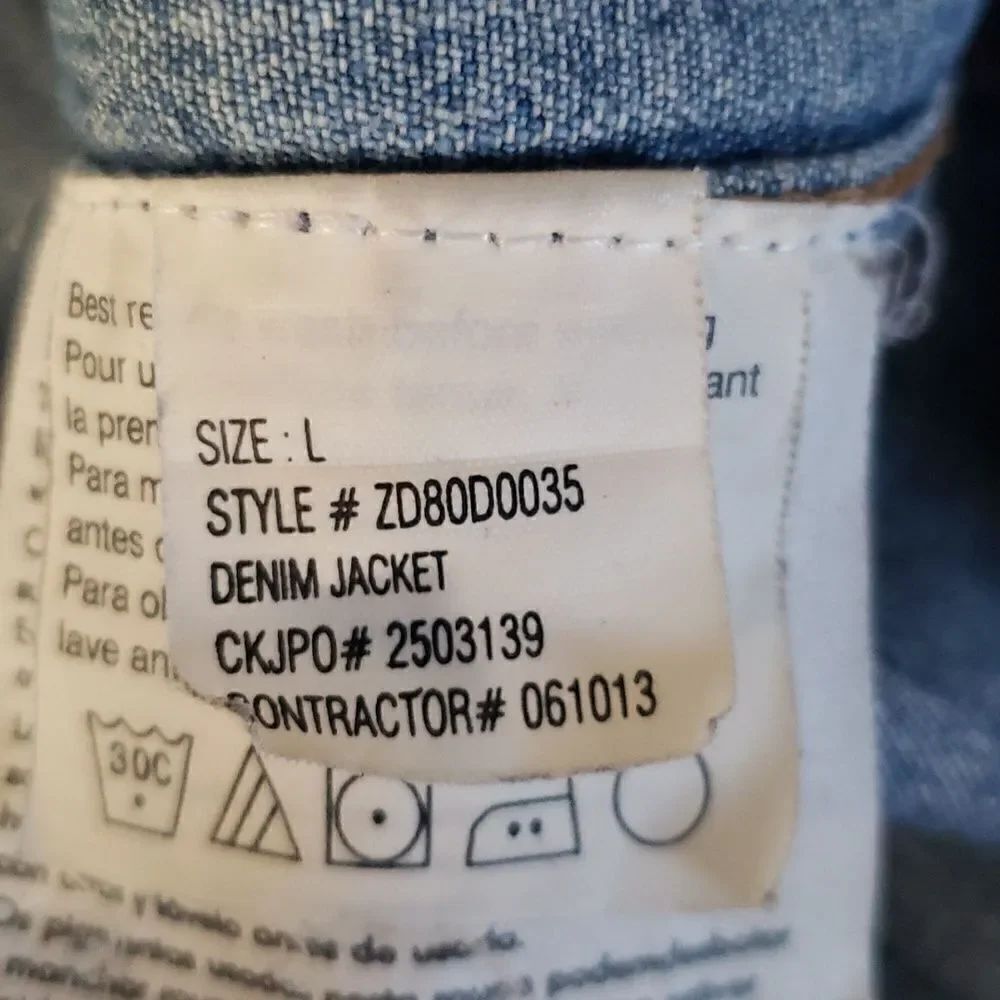 Gorgeous Calvin Klein Faded Denim Cropped Jean Jacket Coat Sz L - Picture 6 of 9